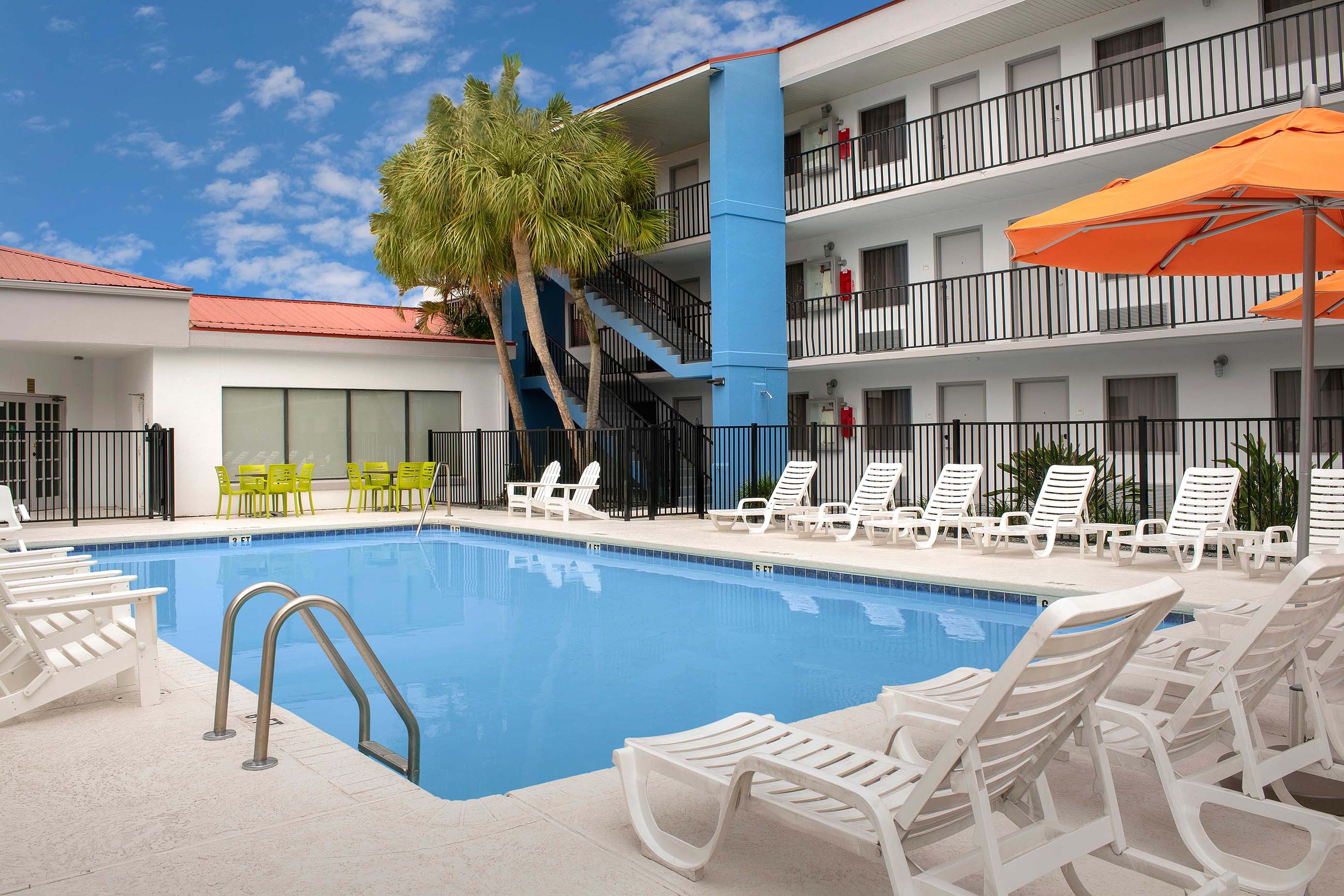 Hotels Atlantic Beach Fl; Quality Inn Mayport - Modern, Stylish and Affordable Hotel Near